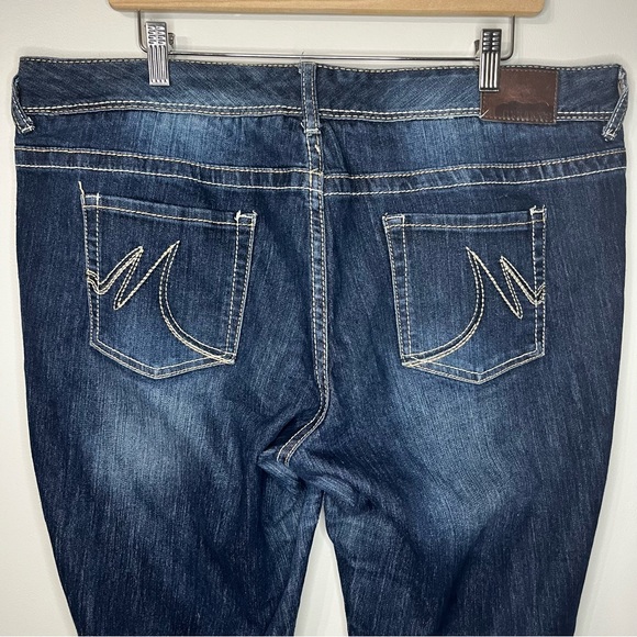 #190 Maurices Bootcut Long Jeans with White Stitching - Picture 7 of 12